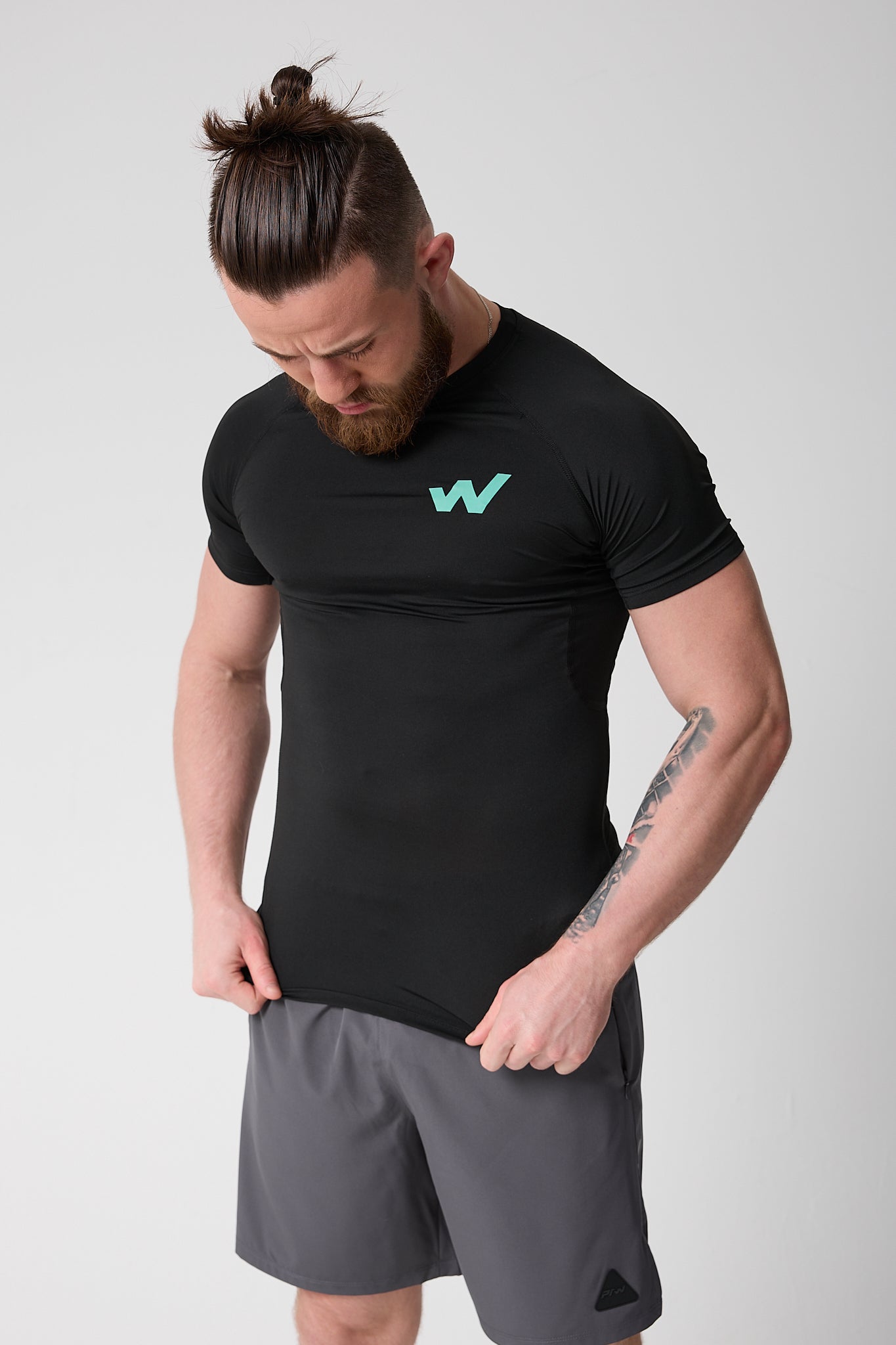 IGNITE T-Shirt x ESSENCE Short