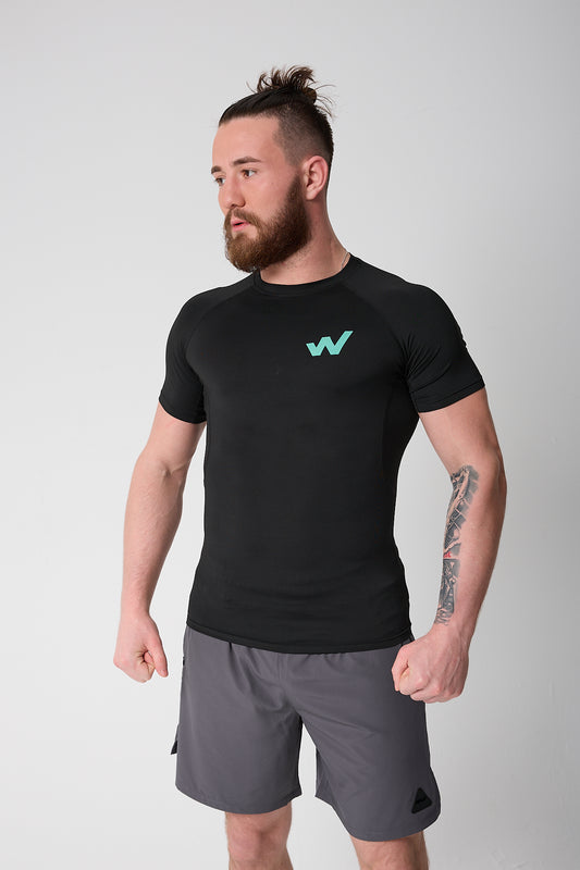 IGNITE T-Shirt x ESSENCE Short