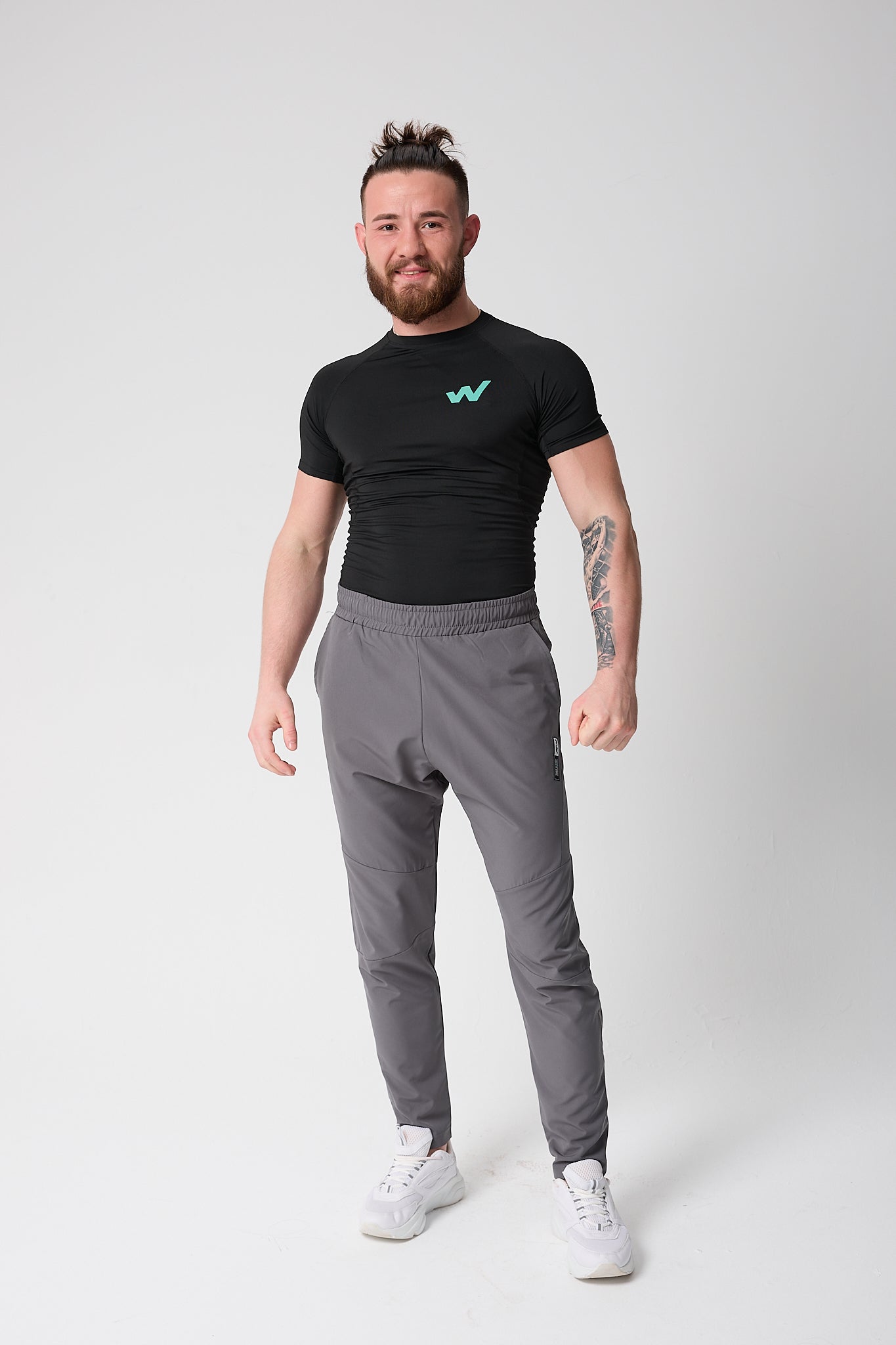 IGNITE T-Shirt x STRIDE Eşofman Altı